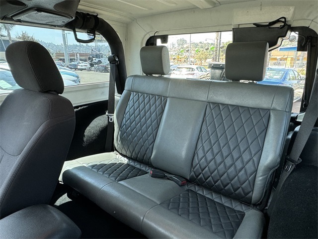 Vehicle image 14 of 43