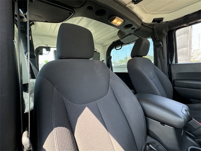 Vehicle image 15 of 43
