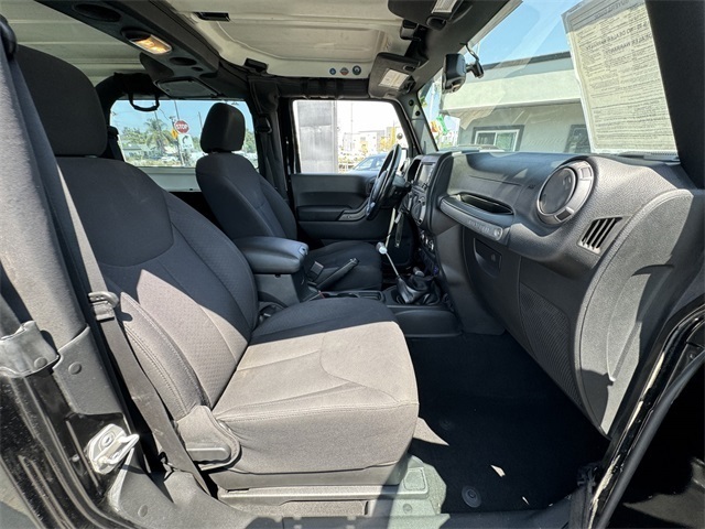 Vehicle image 16 of 43