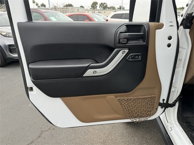 Vehicle image 34 of 59