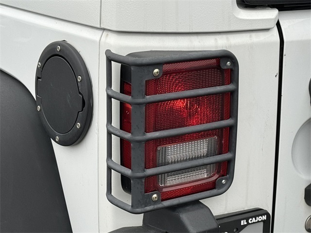 Vehicle image 37 of 59