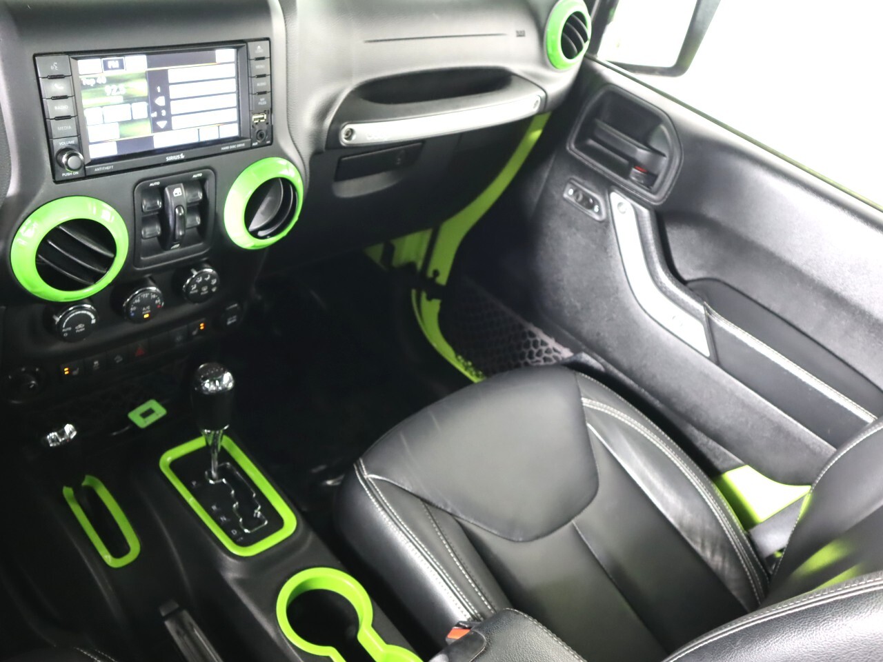 Vehicle image 31 of 46