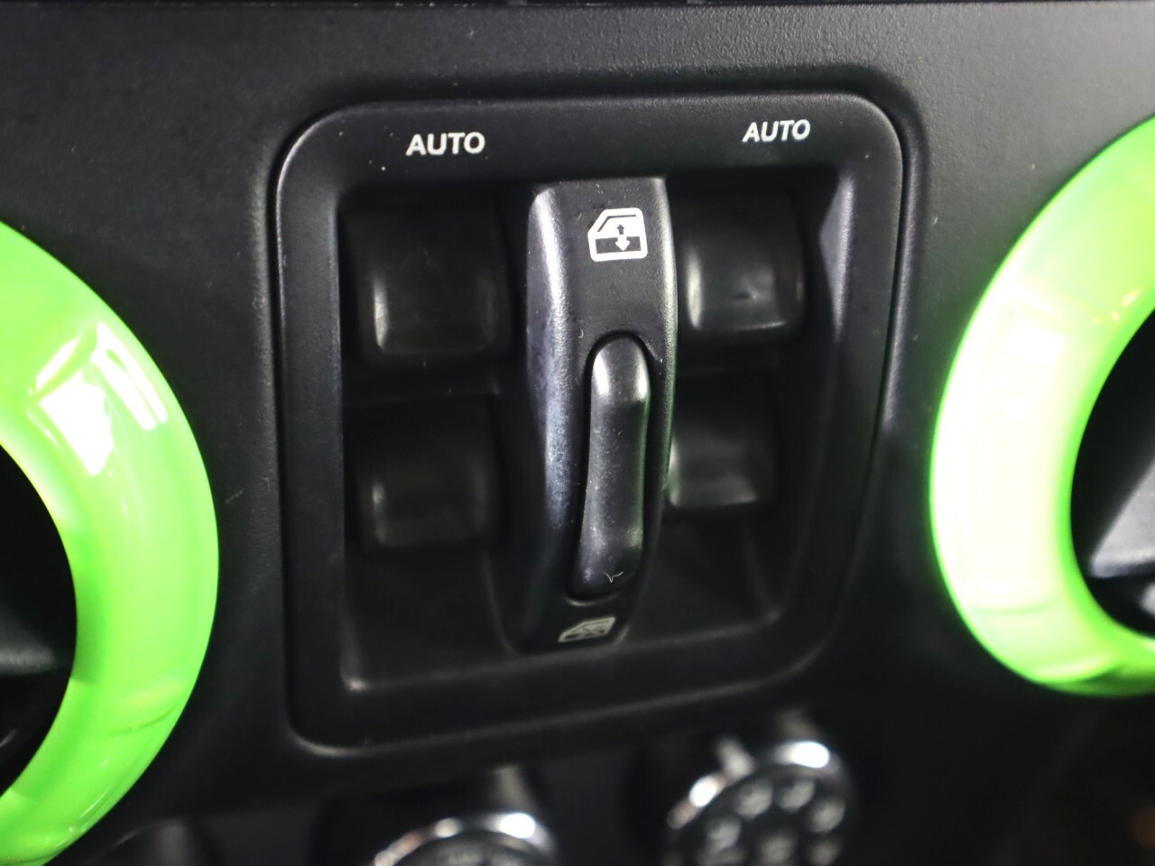 Vehicle image 19 of 46
