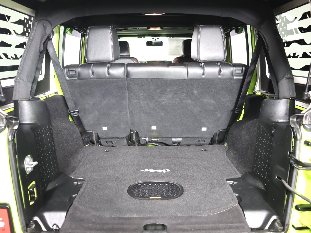 Vehicle image 33 of 46