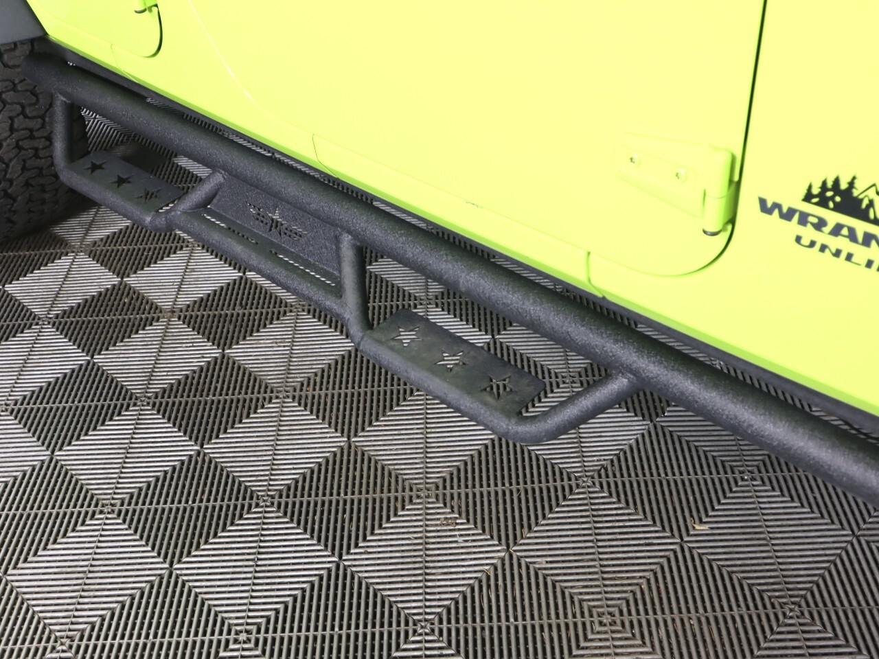 Vehicle image 39 of 46