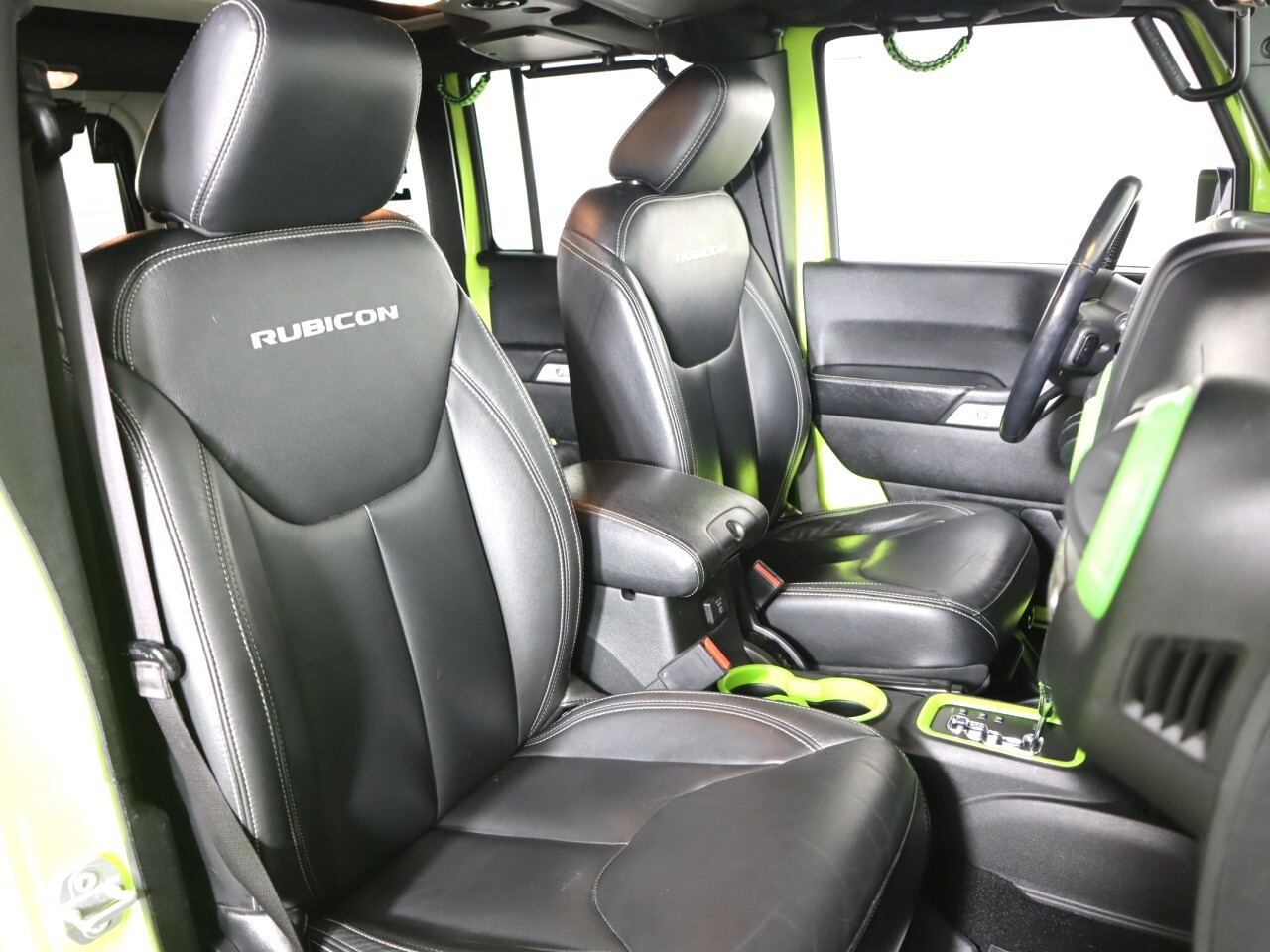 Vehicle image 41 of 46