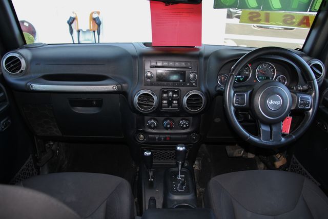 Vehicle image 18 of 22