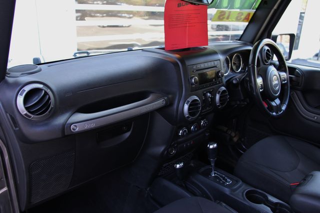 Vehicle image 16 of 22