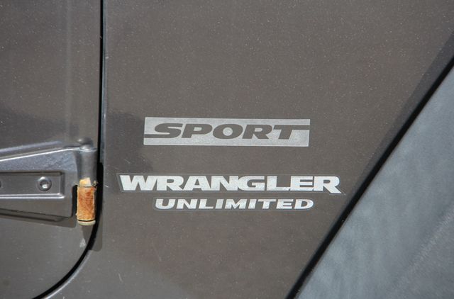 Vehicle image 11 of 22