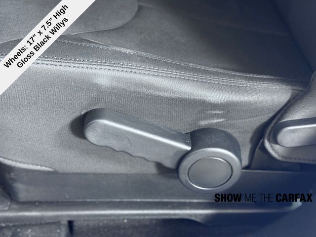 Vehicle image 13 of 37