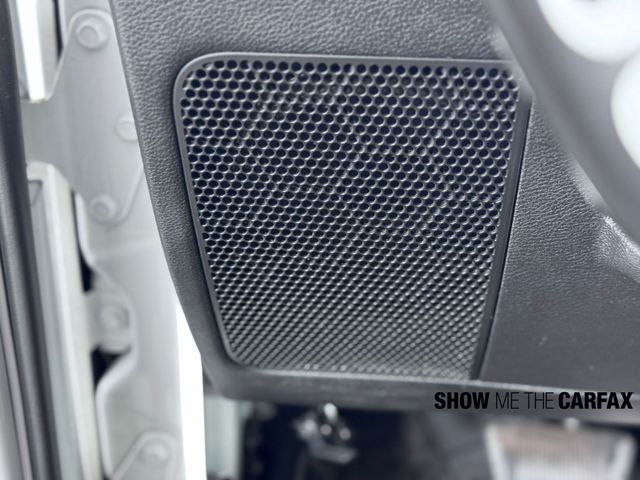 Vehicle image 16 of 37