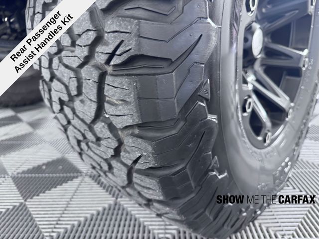 Vehicle image 32 of 37
