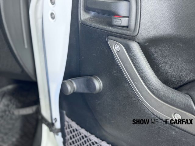 Vehicle image 17 of 37