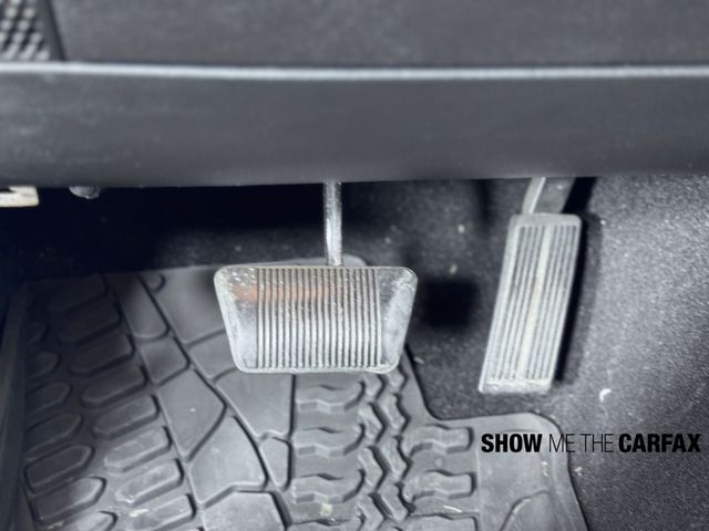 Vehicle image 36 of 37