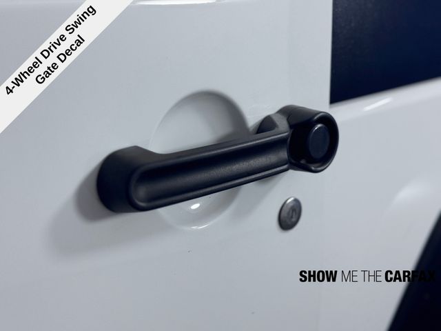 Vehicle image 18 of 37