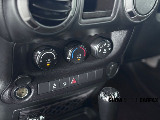 Vehicle image 25 of 37