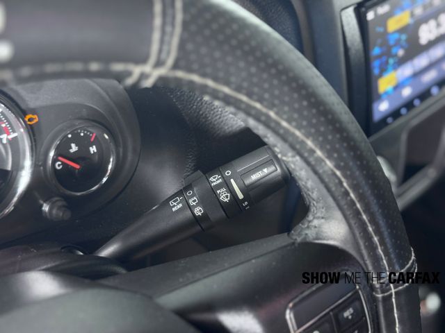 Vehicle image 28 of 37