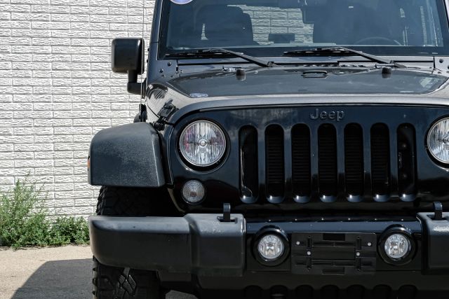 2016 Jeep Wrangler Willys Wheeler Image 2 of 46