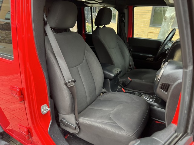 Vehicle image 33 of 46