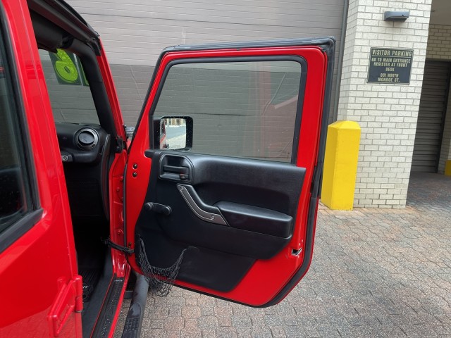 Vehicle image 21 of 46