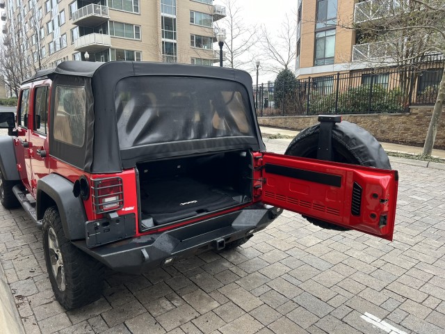 Vehicle image 37 of 46