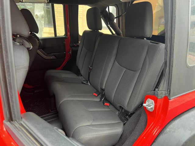 Vehicle image 36 of 46