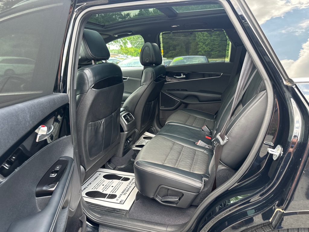 Vehicle image 14 of 43