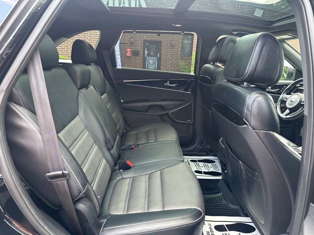 Vehicle image 18 of 43