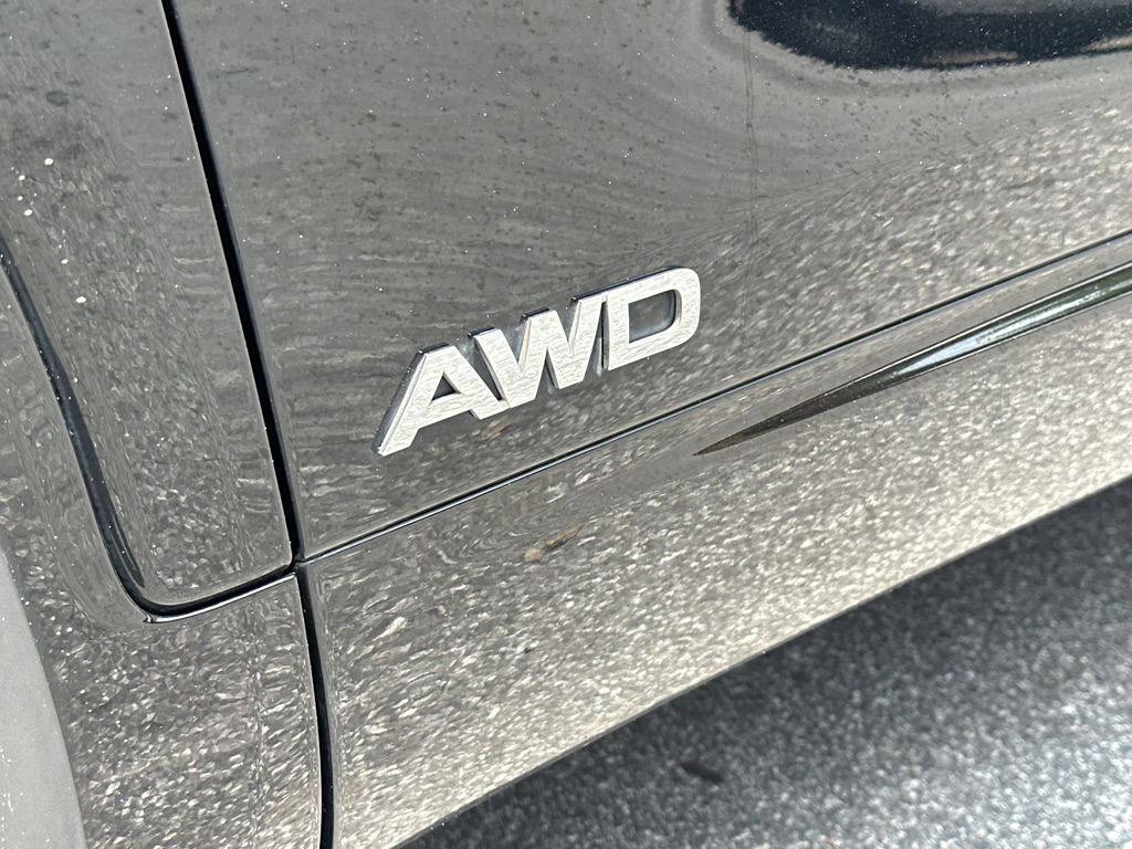 Vehicle image 41 of 43