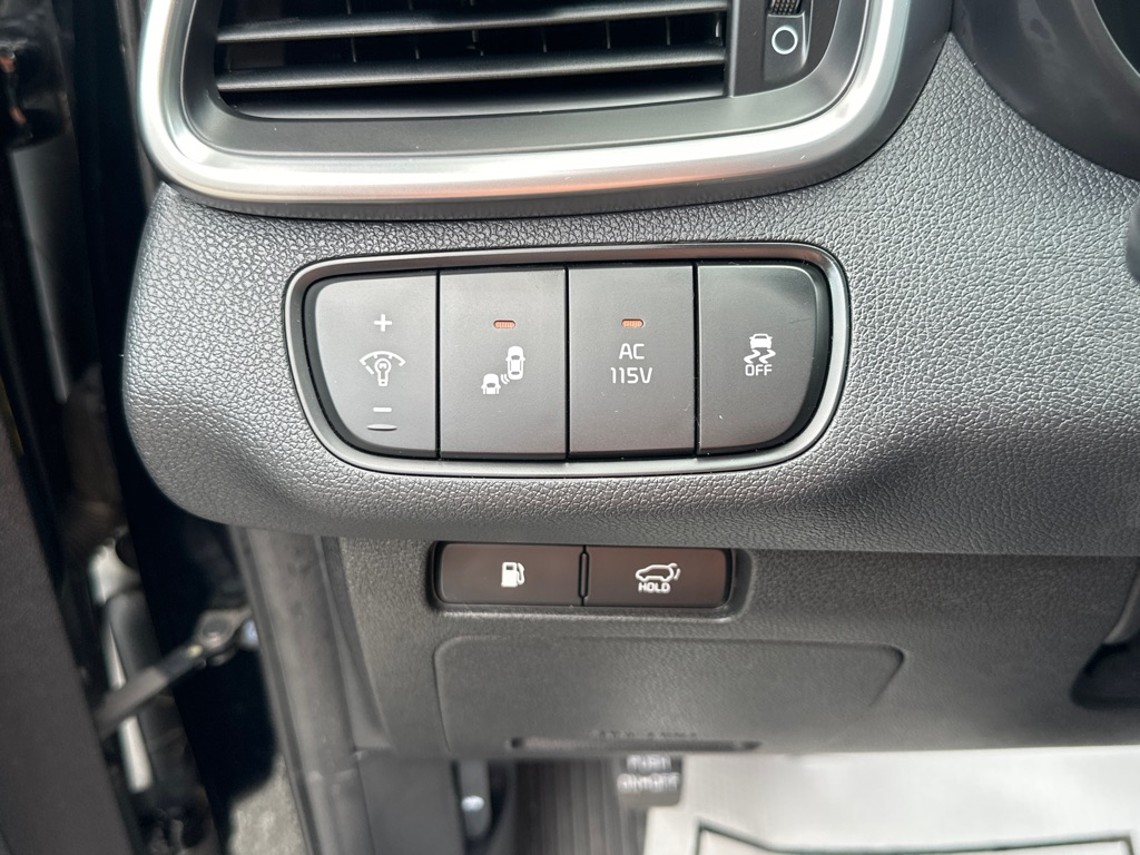 Vehicle image 28 of 43