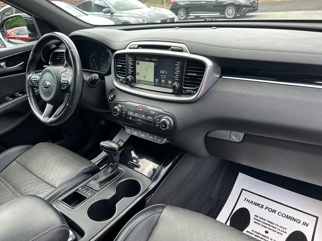 Vehicle image 22 of 43