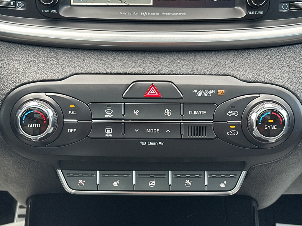 Vehicle image 27 of 43