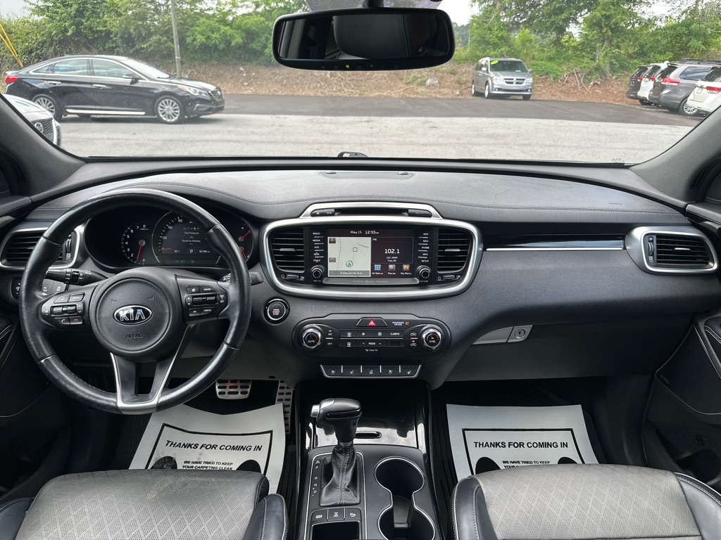 Vehicle image 23 of 43