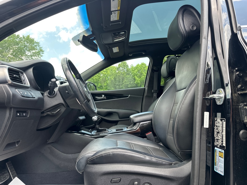 Vehicle image 13 of 43