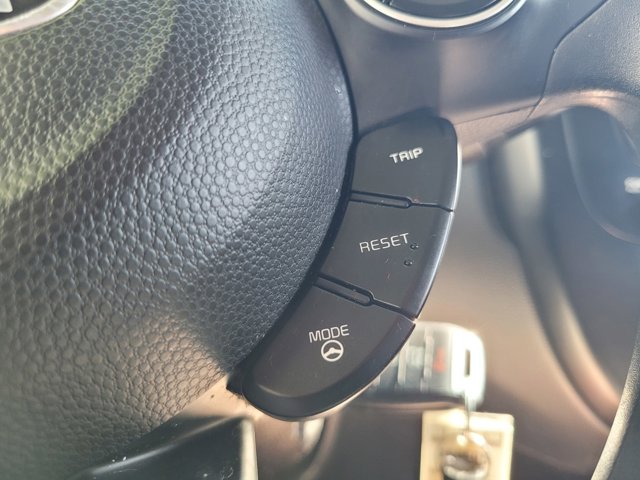 Vehicle image 27 of 31