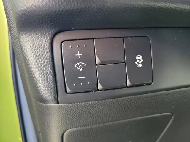 Vehicle image 19 of 31