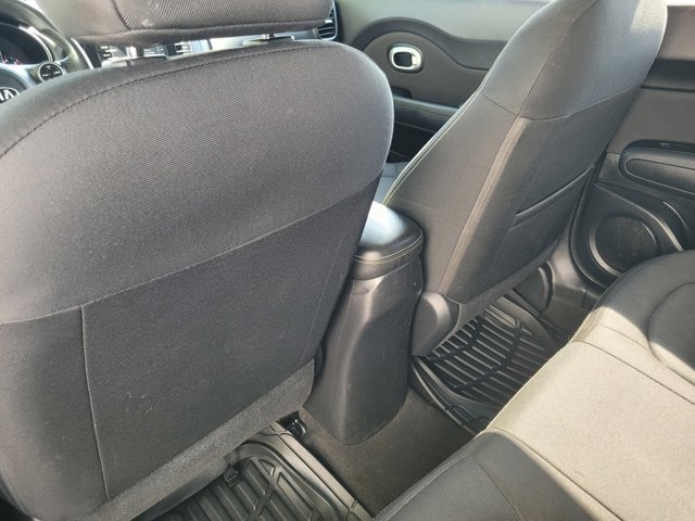 Vehicle image 15 of 31