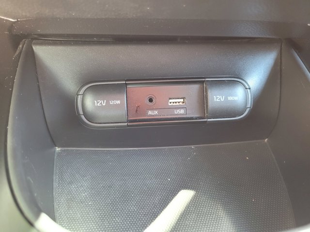 Vehicle image 25 of 31