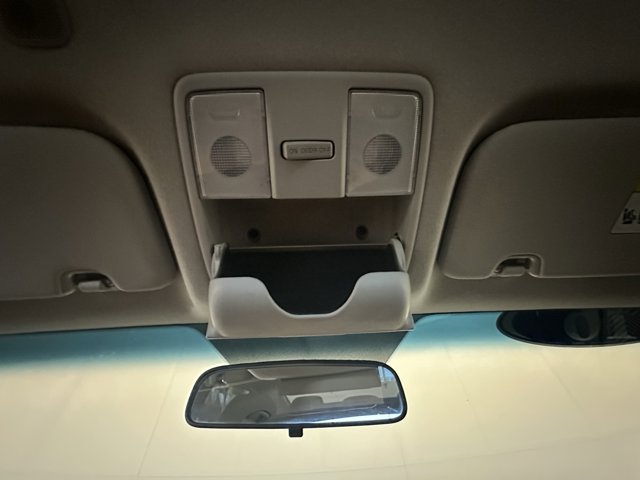 Vehicle image 15 of 31