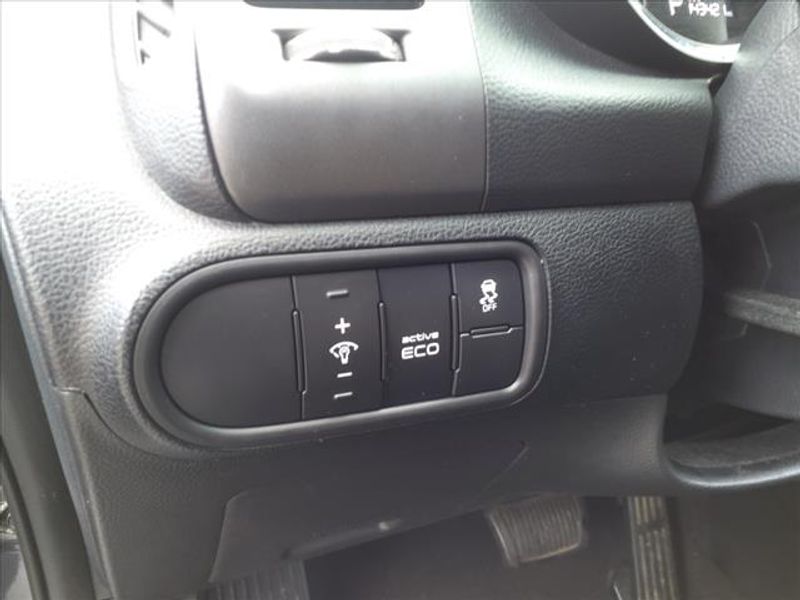 Vehicle image 16 of 31