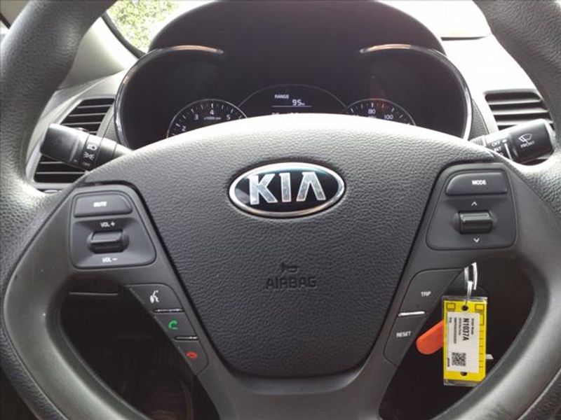 Vehicle image 19 of 31