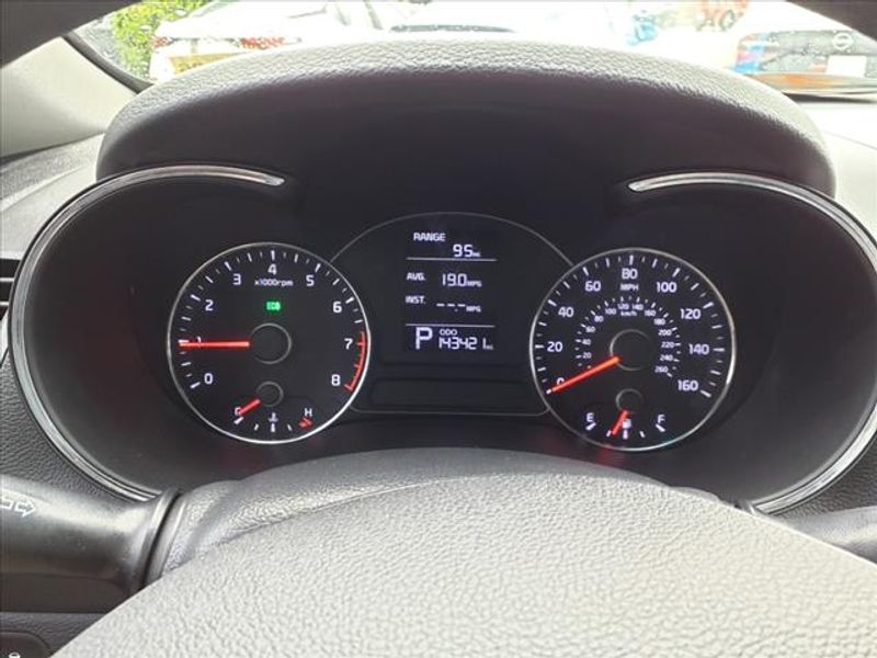 Vehicle image 18 of 31