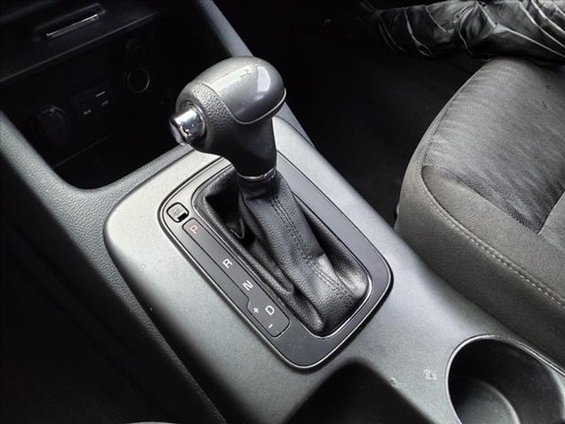 Vehicle image 28 of 31