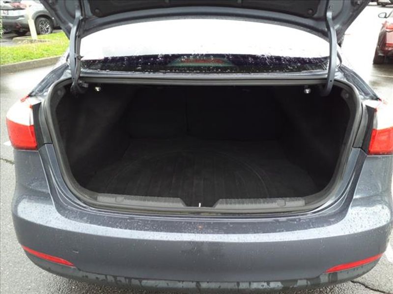 Vehicle image 13 of 31