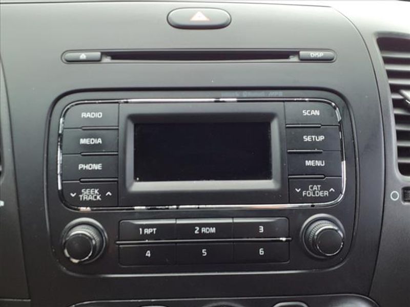 Vehicle image 23 of 31