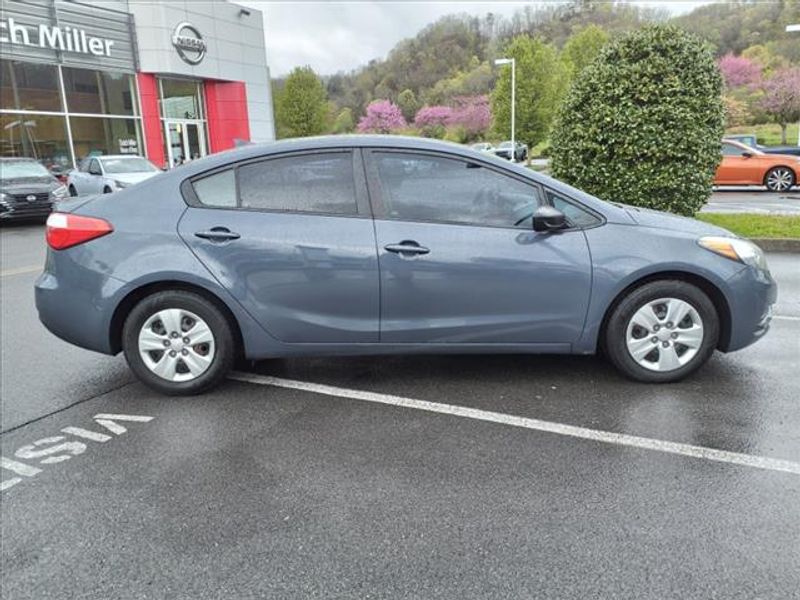 Vehicle image 7 of 31