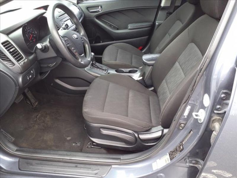 Vehicle image 10 of 31