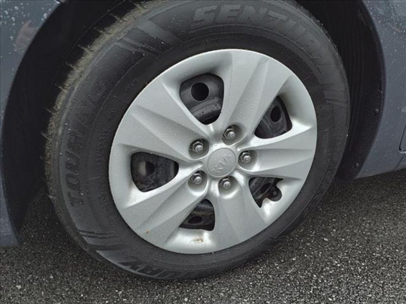 Vehicle image 9 of 31