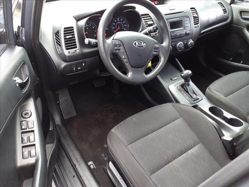 Vehicle image 14 of 31