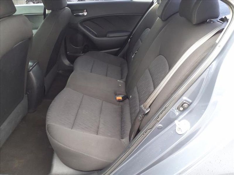 Vehicle image 11 of 31